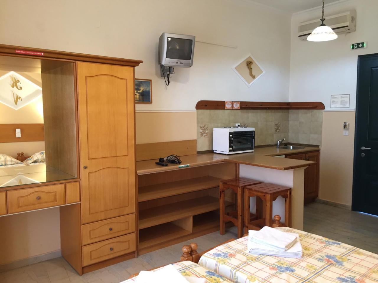 ארילס Eleni Apartments מראה חיצוני תמונה