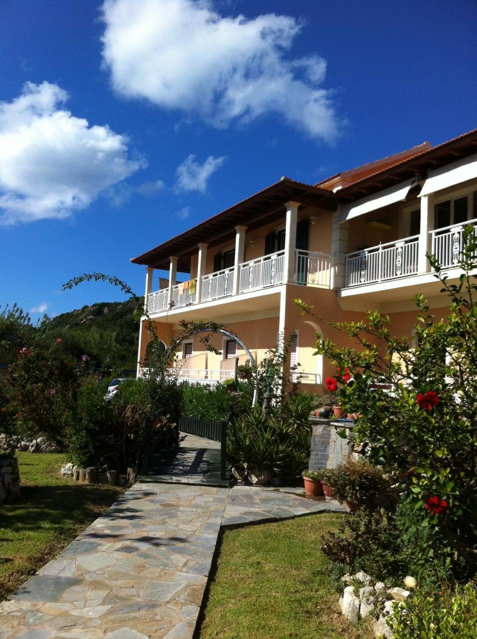 ארילס Eleni Apartments מראה חיצוני תמונה