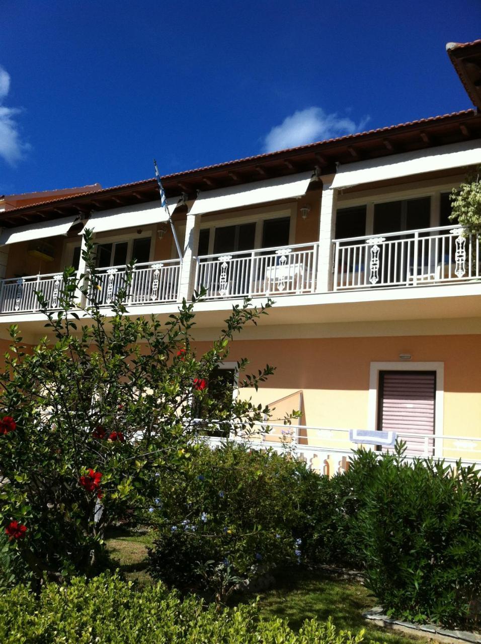 ארילס Eleni Apartments מראה חיצוני תמונה