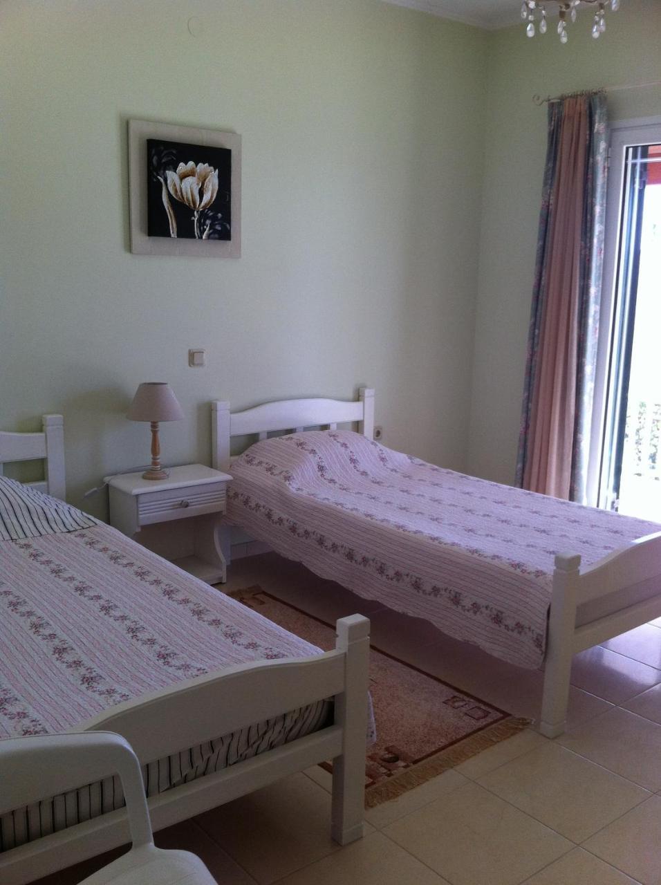 ארילס Eleni Apartments מראה חיצוני תמונה