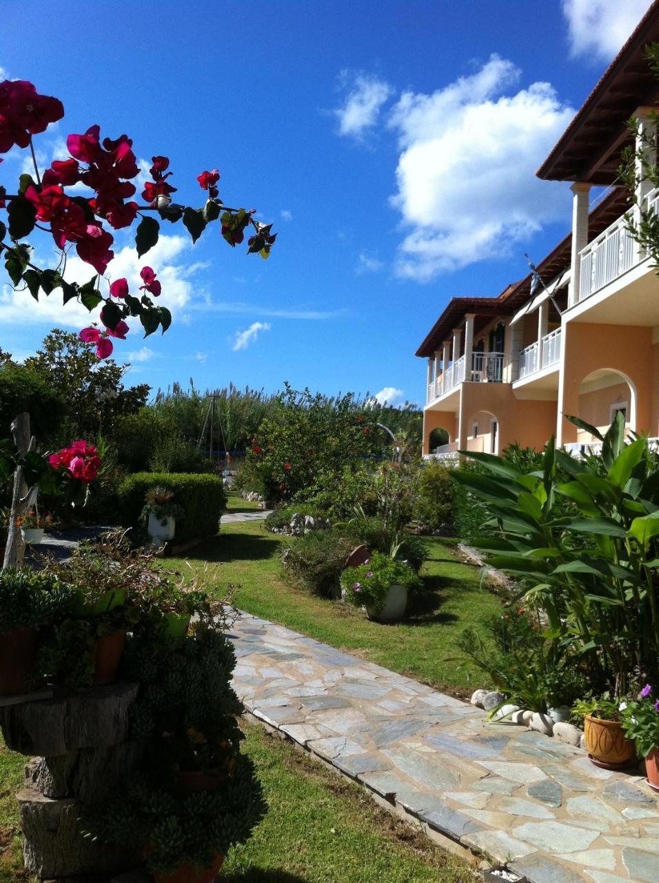 ארילס Eleni Apartments מראה חיצוני תמונה