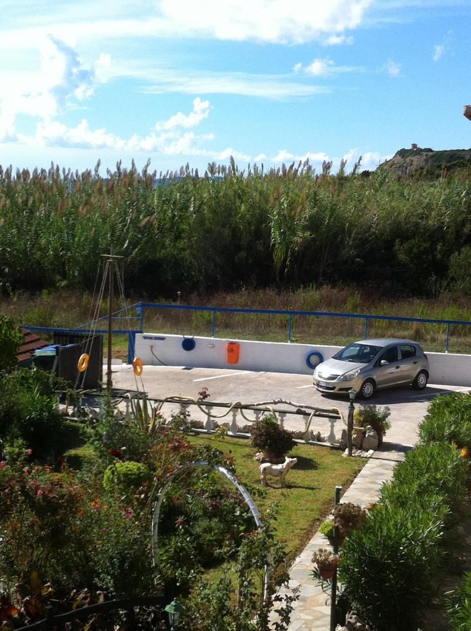 ארילס Eleni Apartments מראה חיצוני תמונה